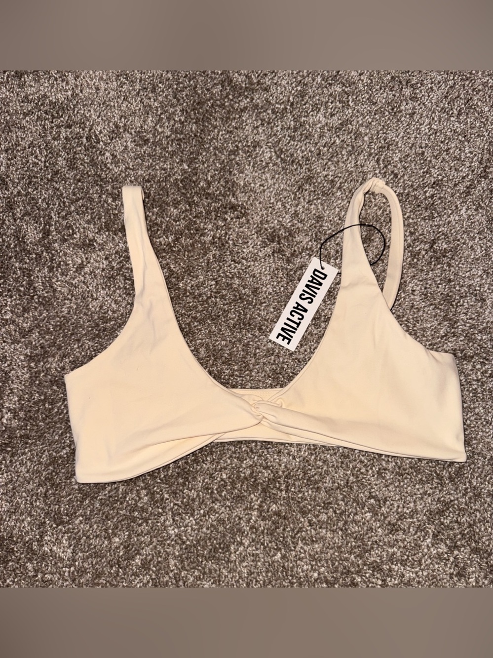 Davis Active Twist Bra in Cream. Size XL
